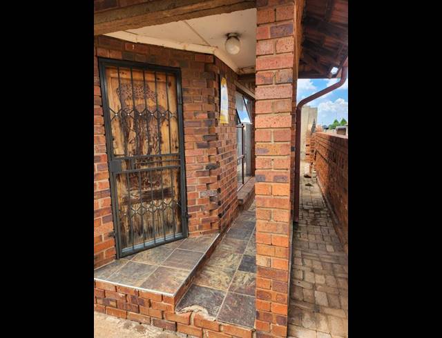 3 BEDROOM HOUSE FOR SALE IN PALM SPRINGS